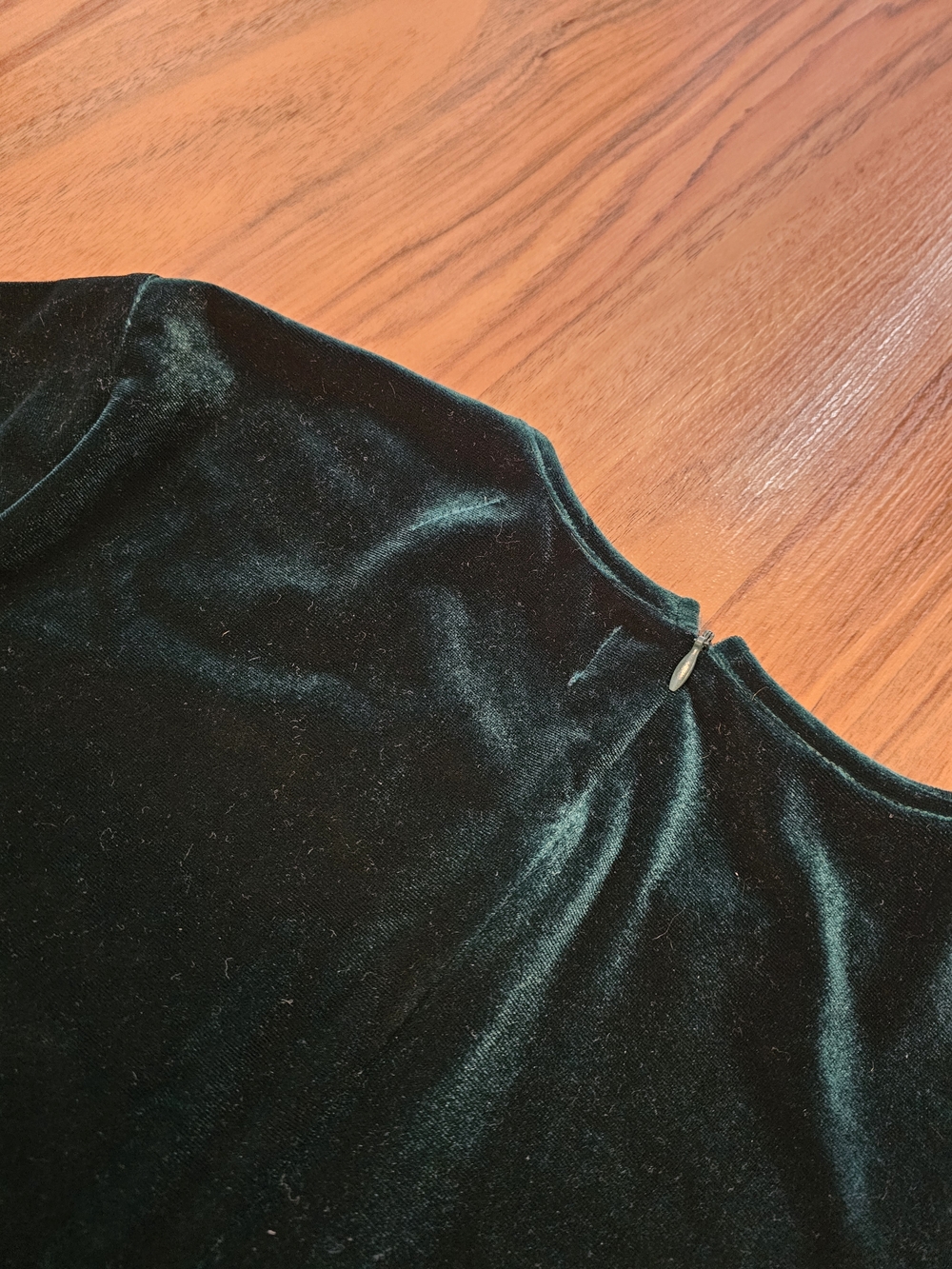 Short-Sleeve Velvet Maxi Dress with Side Slit Button Detail - Dark Green - Picture 8 of 14